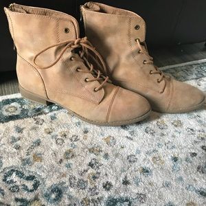 Guess Lace Up Booties- Tan Size 9